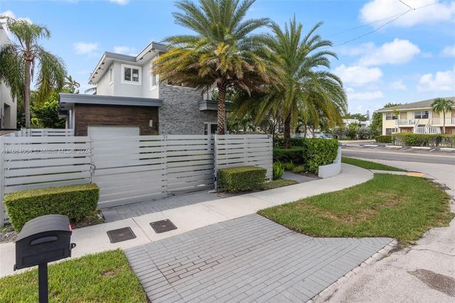 $1,550,000 | 743 Northeast 17th Way | Victoria Park