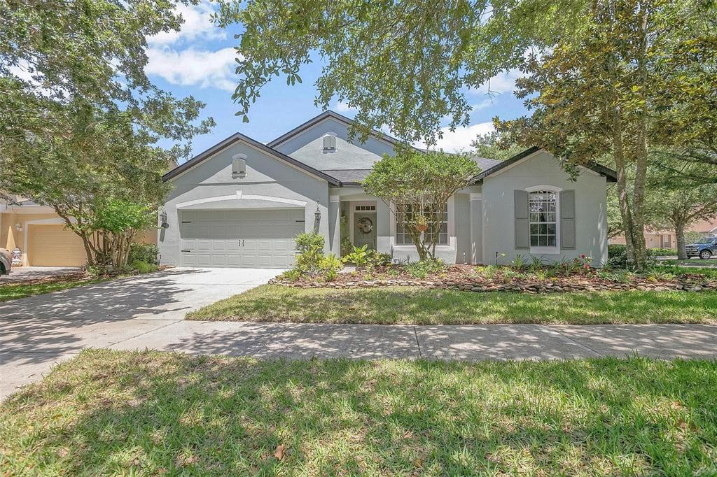 Welcome to 411 Park Lake Dr, Deland