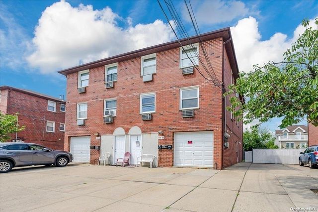 $959,000 | 164-44 98th Street | Old Howard Beach