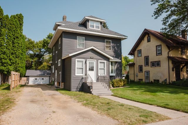 $299,500 | 211 3rd Avenue Northeast | Waseca