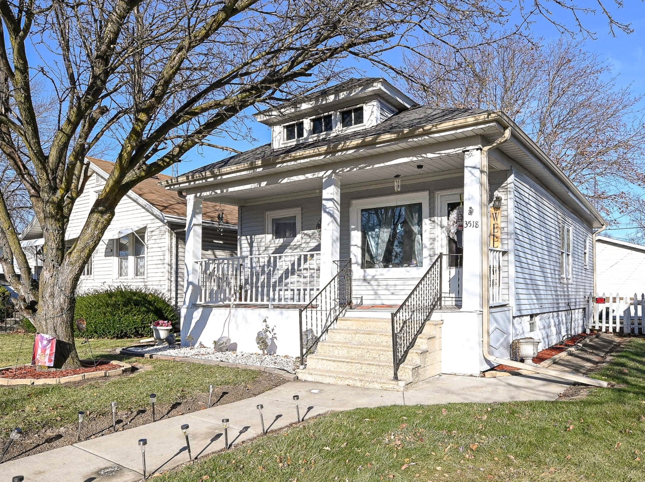 West side view of front yard