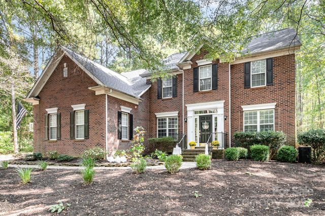 $739,900 | 4400 Serene Lane | The Overlook at Mountain Island Lake