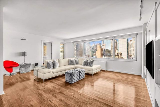 $575,000 | 303 East 57th Street, Unit 23F | Sutton Place