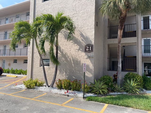 $74,900 | 725 Lori Drive, Unit 202 | Palm Springs Village