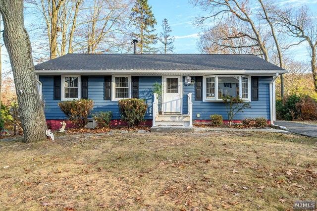 $445,000 | 11 Delaware Avenue | Stanhope