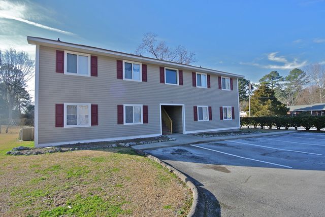 $1,000 | 1731 Elmwood Drive, Unit C | New Bern