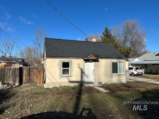 $249,900 | 242 Smith Avenue | Nampa