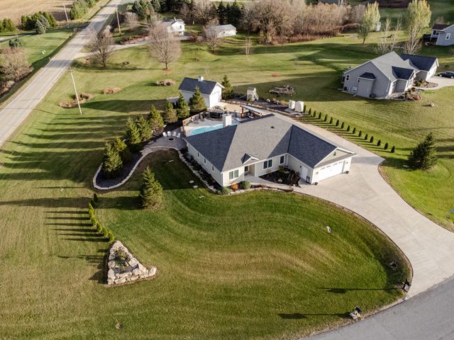 $779,900 | N3190 Drumlin Drive | Rubicon