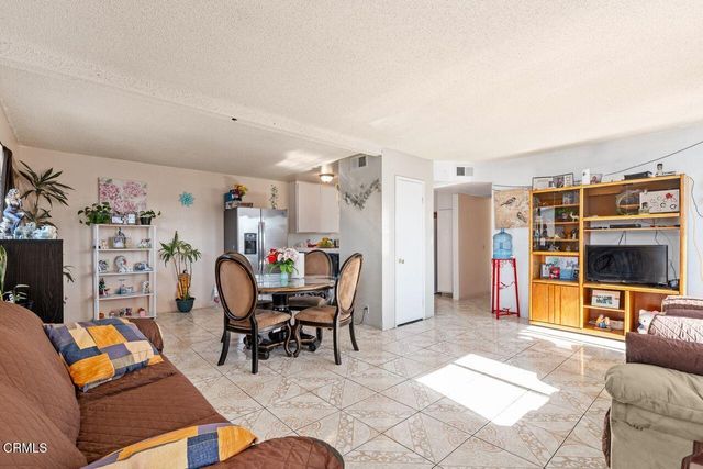 $425,000 | 1431 Casa San Carlos Lane, Unit A | Central Oxnard