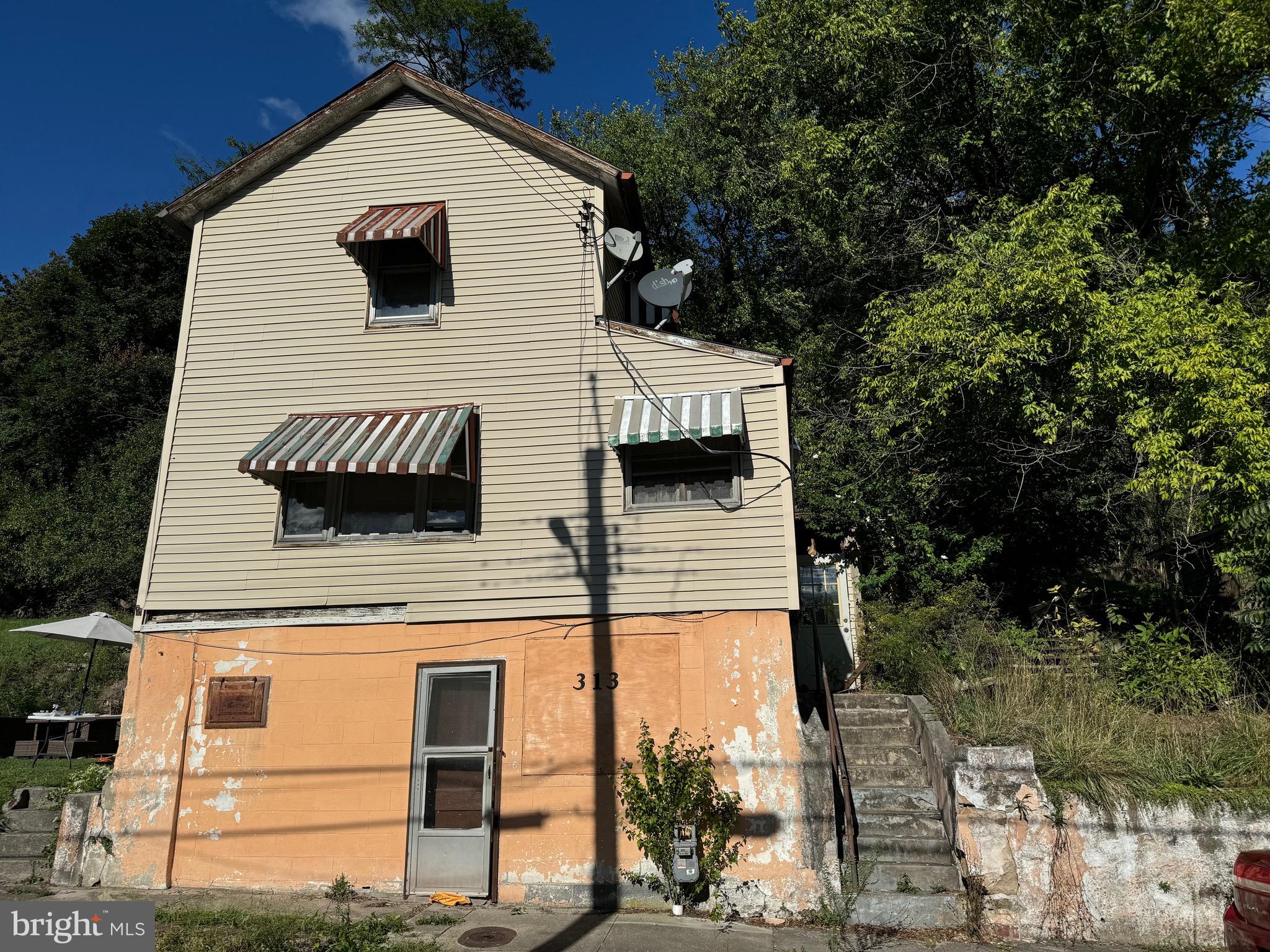 a view of a house with a house