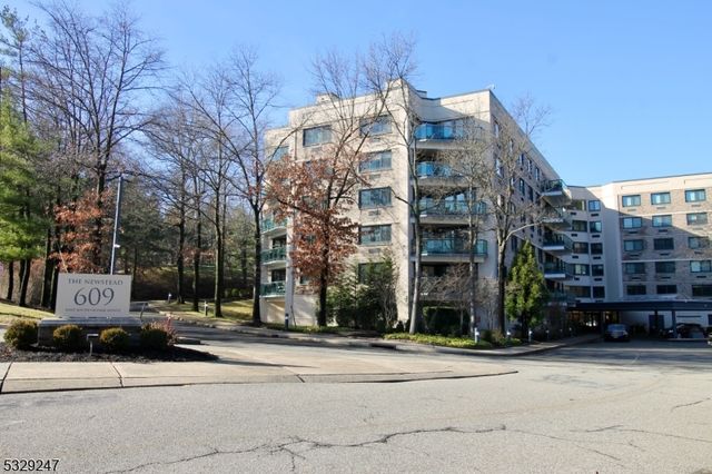 $389,000 | 609 West South Orange Avenue, Unit 6Q | Newstead