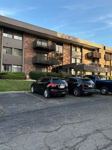 $205,000 | 1503 Woodbridge Road, Unit 3A | Joliet