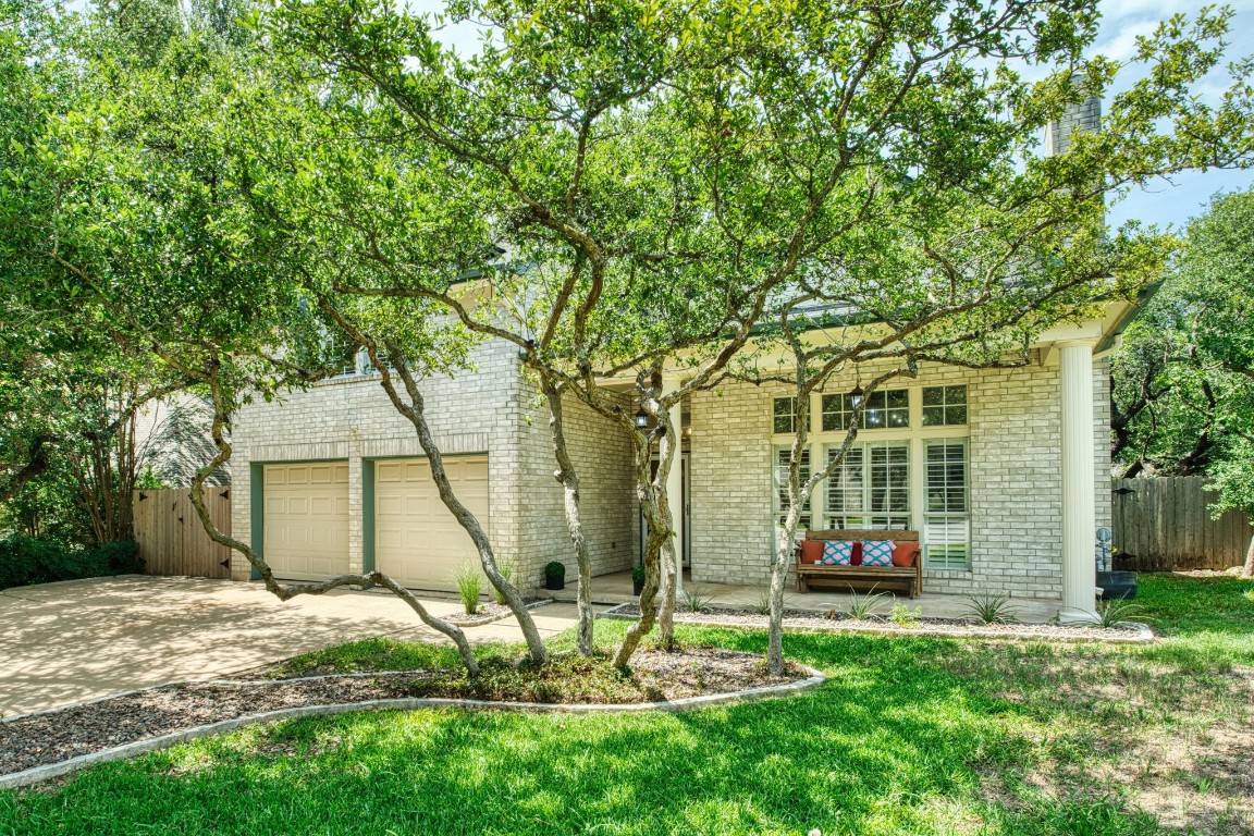 Welcome to 5907 Trabadora Cv, a 2-Story, 4-Bedroom (Primary Bed Down), 2.5 Bath home with approximately 2,168 sqft (per tax record).  4-sides Brick Veneer with covered front porch on Cul-de-Sac lot almost 1/4 acre.