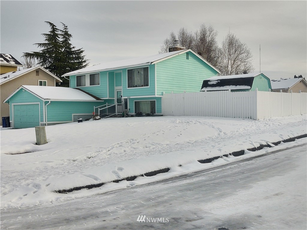 a view of a house with a outdoor space