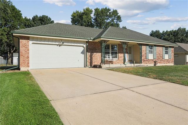 $400,000 | 6111 Hauser Drive | Shawnee Mission