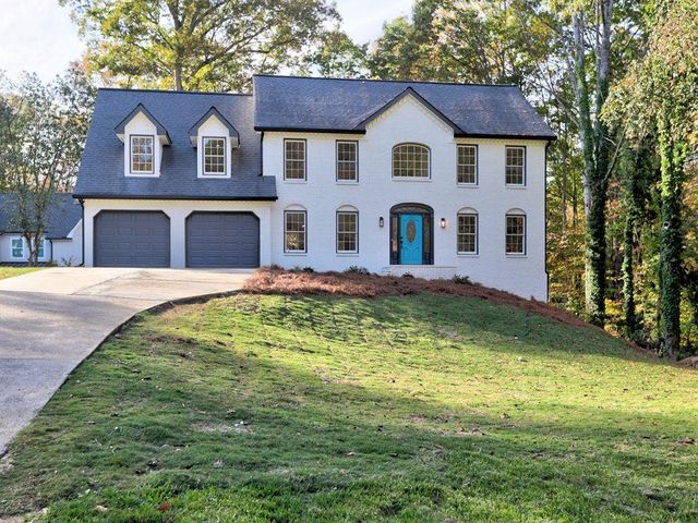 $735,000 | 3828 Bluffview Drive | Creekside Bluffs