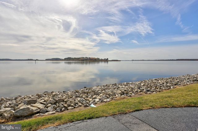 $719,000 | 811 Oyster Cove Drive | Oyster Cove