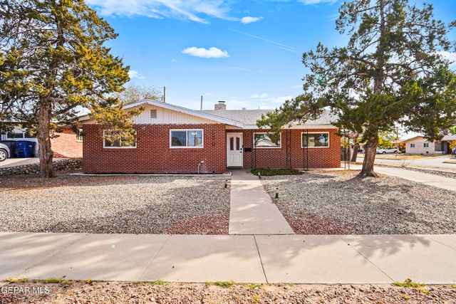 $293,900 | 520 Castile Avenue | Sunland Park North