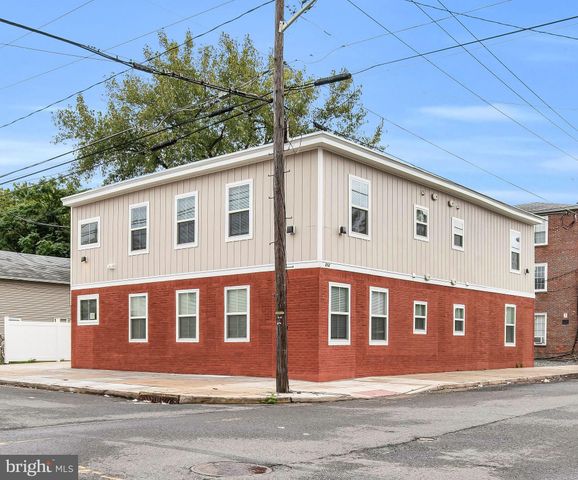 $900,000 | 202 Foundry Street | Florence