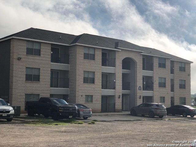 $825 | 112 Lone Oak, Unit D303 | Floresville