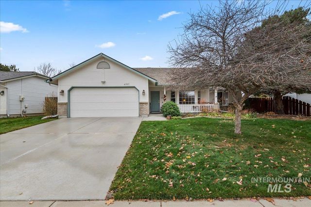 $534,999 | 4357 South Falconrest Way | Southeast Boise