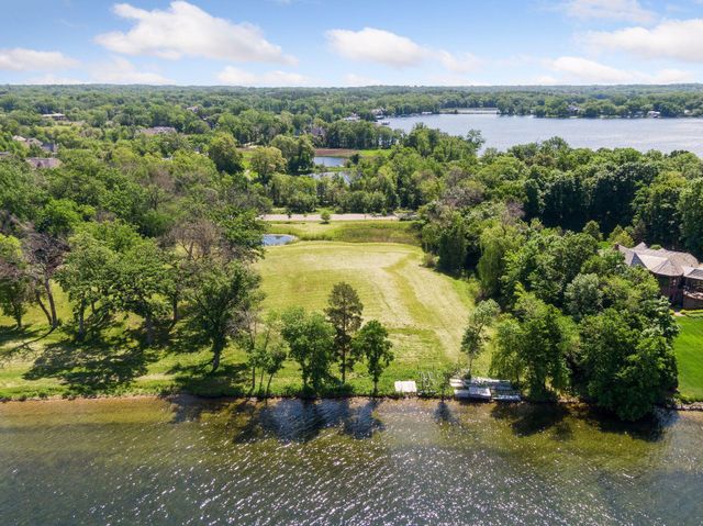 $7,995,000 | 555 Bushaway Road | Wayzata