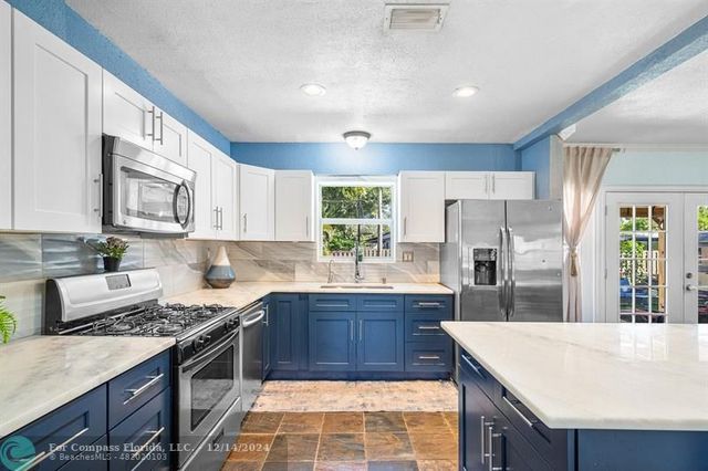 $525,000 | 2512 Southwest 34th Avenue | Lauderdale Isles