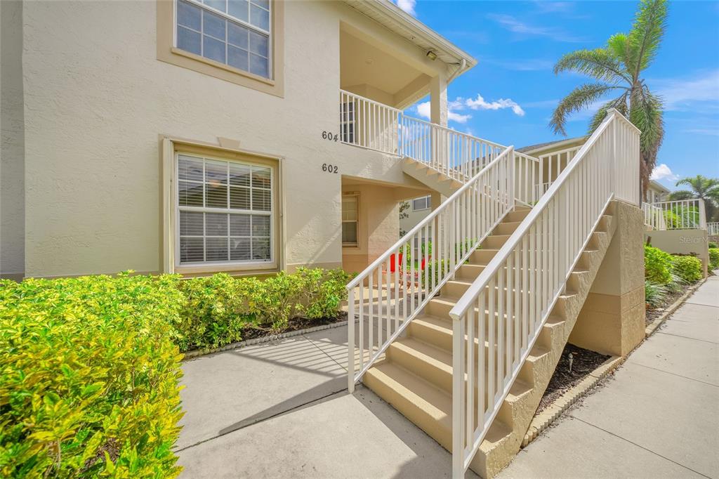 a view of entryway with a front door