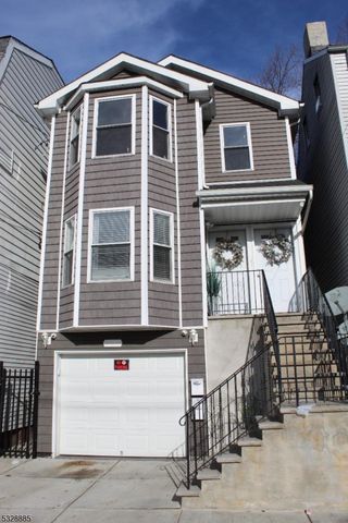 $2,550 | 133 Park Avenue | Wrigley Park