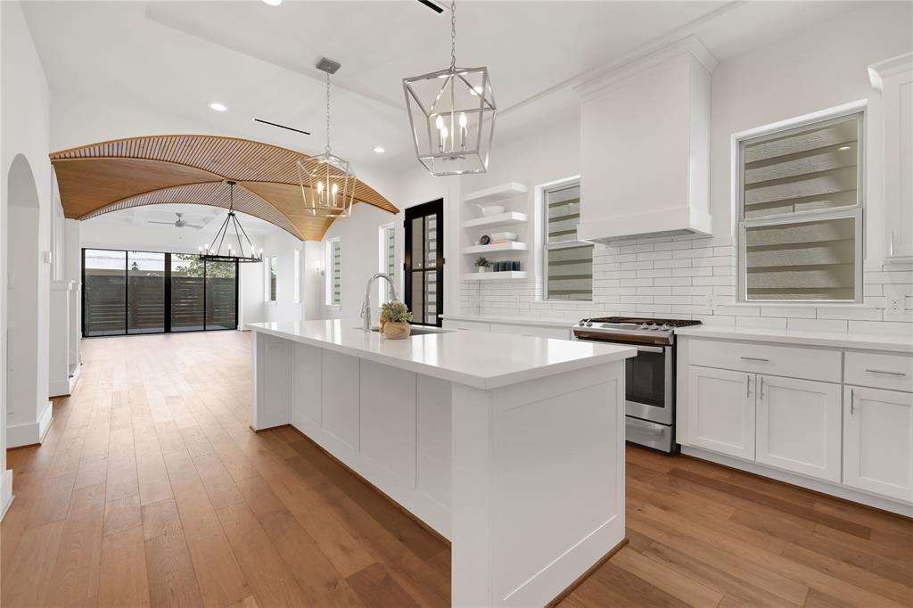 Breathtaking wooden detailed ceiling in the dining room.