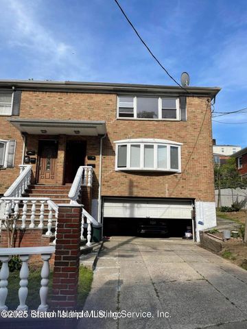 $2,700 | 795 Hylan Boulevard, Unit 2 | Grasmere