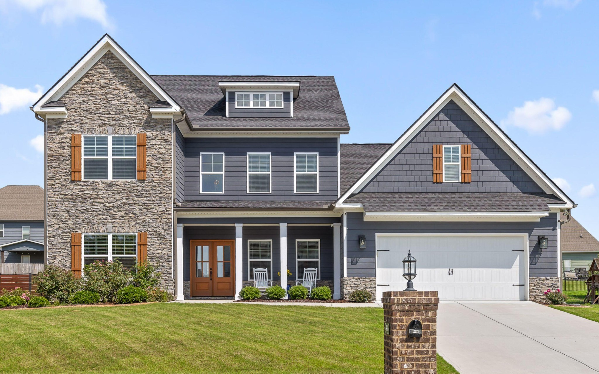 a front view of house with yard