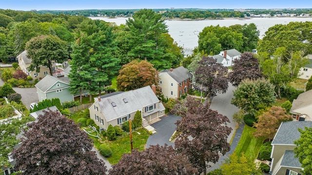 $840,000 | 9 Tide Winds Terrace | Marblehead