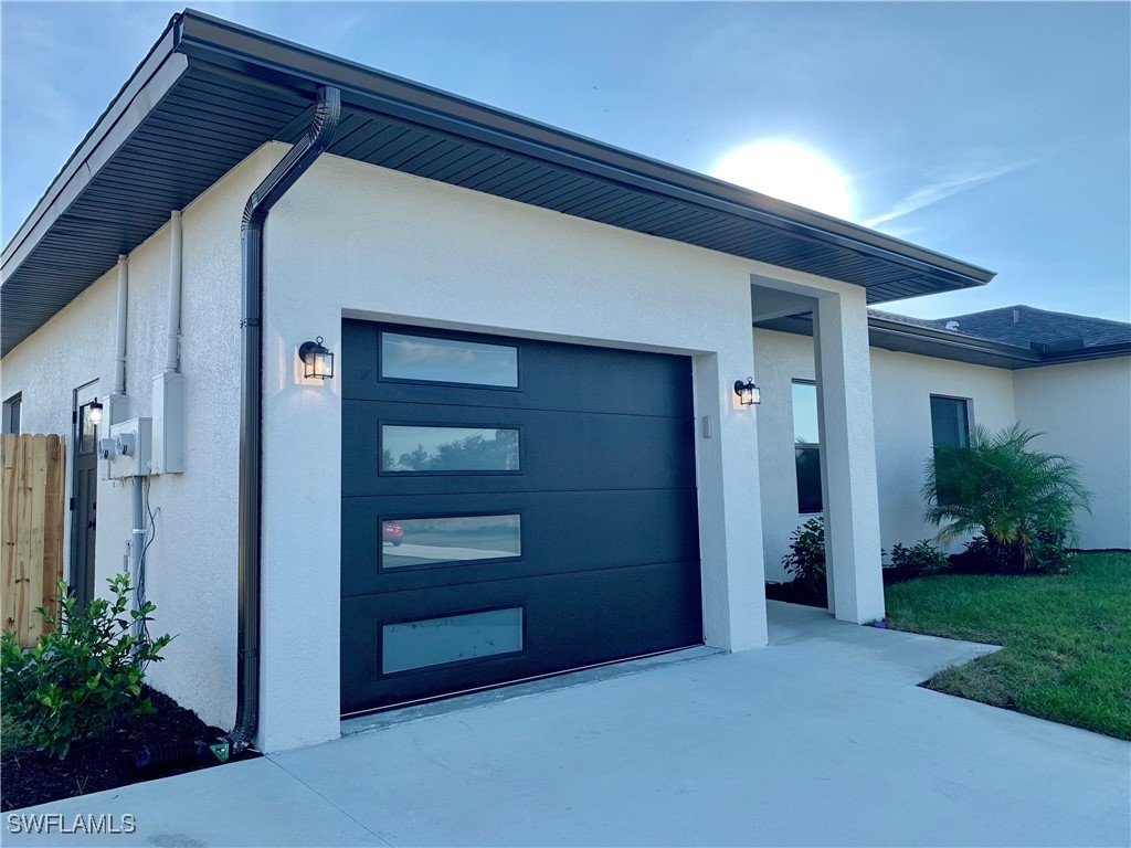 a house view with a outdoor space