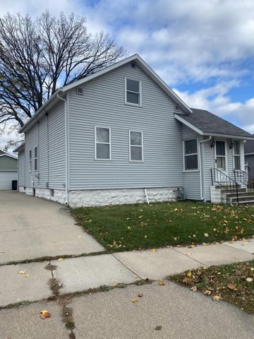 $169,900 | 1020 Waugoo Avenue | Stevens Park