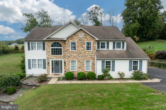 $529,000 | 6 Cinamon Court | Brecknock Township - Berks County