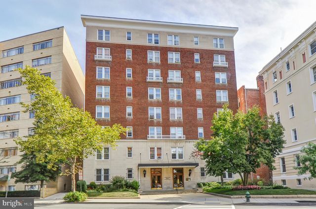 $245,000 | 1954 Columbia Road Northwest, Unit 207 | Kalorama