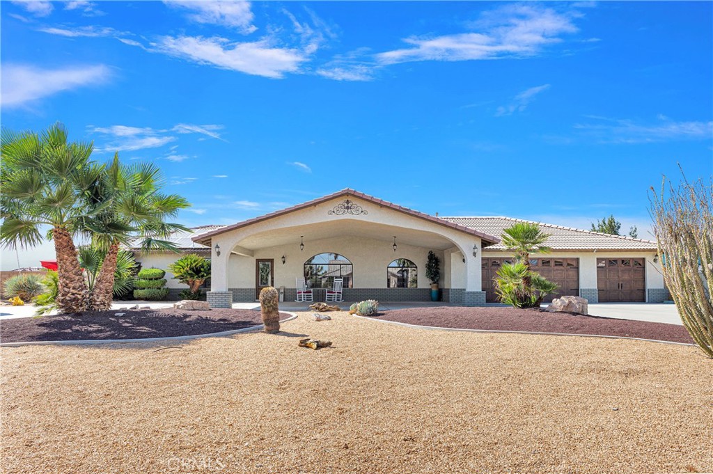 Gorgeous curb appeal