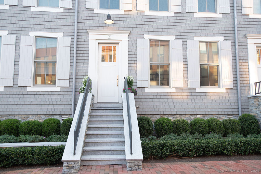 Meet me on the Front Stoop!