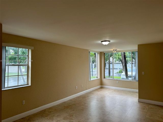 $2,185 | 2871 North Oakland Forest Drive, Unit 112 | Oakland Forest