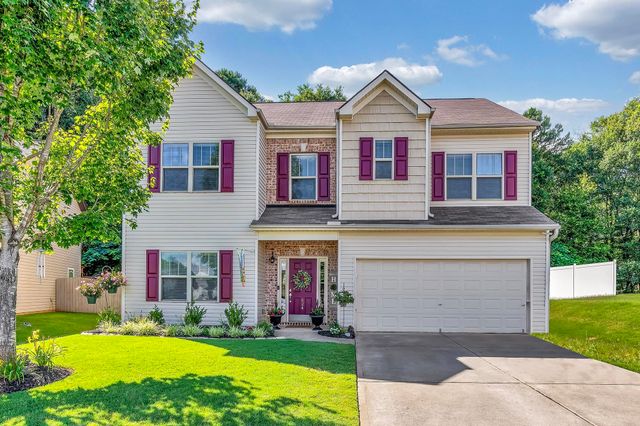 $339,500 | 624 Cromwell Drive | Hawkcreek North