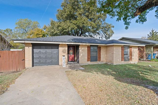 $244,900 | 2706 Linda Drive | Ennis