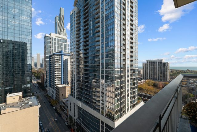 $429,500 | 1400 South Michigan Avenue, Unit 1703 | South Loop