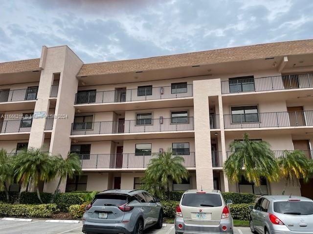 $192,000 | 10207 Sunrise Lakes Boulevard, Unit 405 | Sunrise Lakes