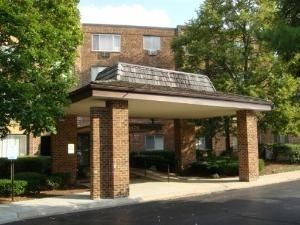 $1,800 | 1375 Rebecca Drive, Unit 219 | Hoffman Estates