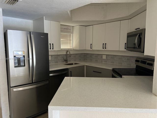 $2,150 | 8215 Lake Drive, Unit 101 | Doral