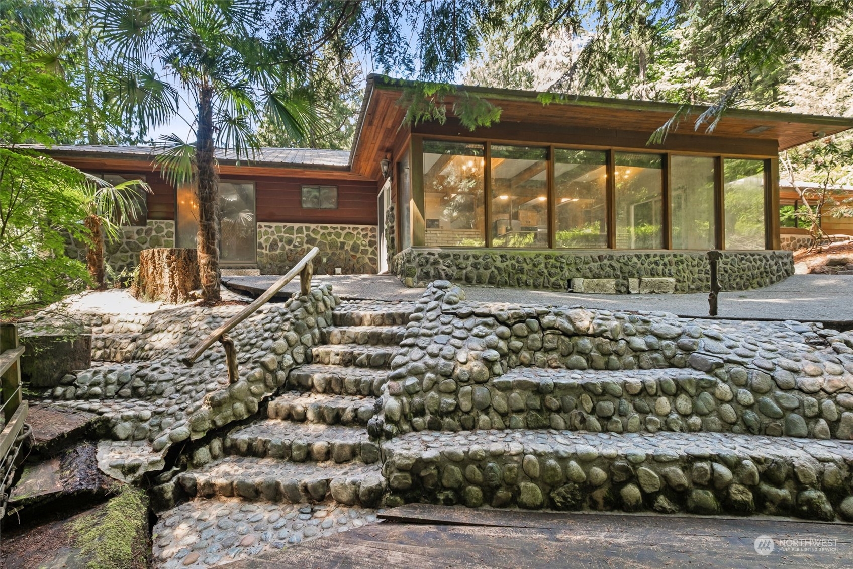 a view of a house with a outdoor space