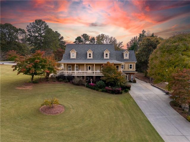 $850,000 | 4604 Midlands Green | Royal Lakes