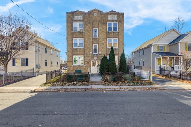 $775,000 | 45-47 School Street | Barry Square