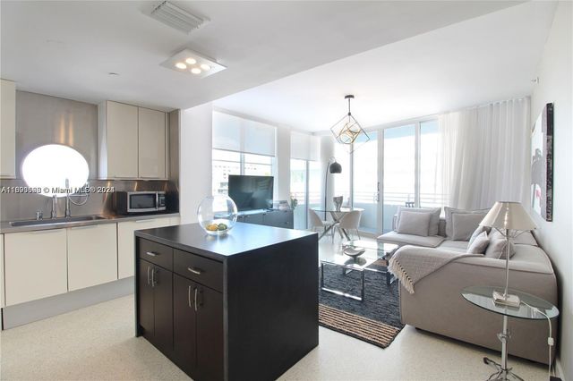 $6,500 | 225 Collins Avenue, Unit 6L | South of Fifth